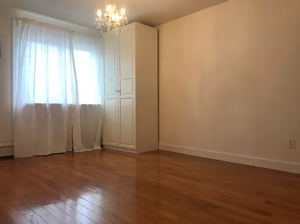 191 Beach 95 St #2, Far Rockaway, NY 11693