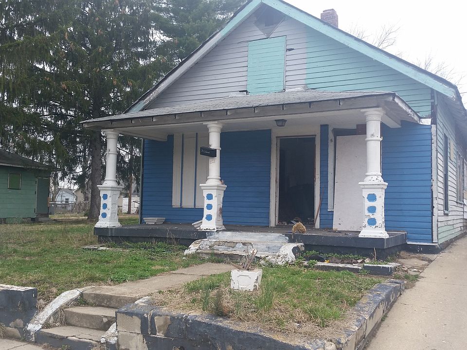 2nd image of 1121 N Mount St