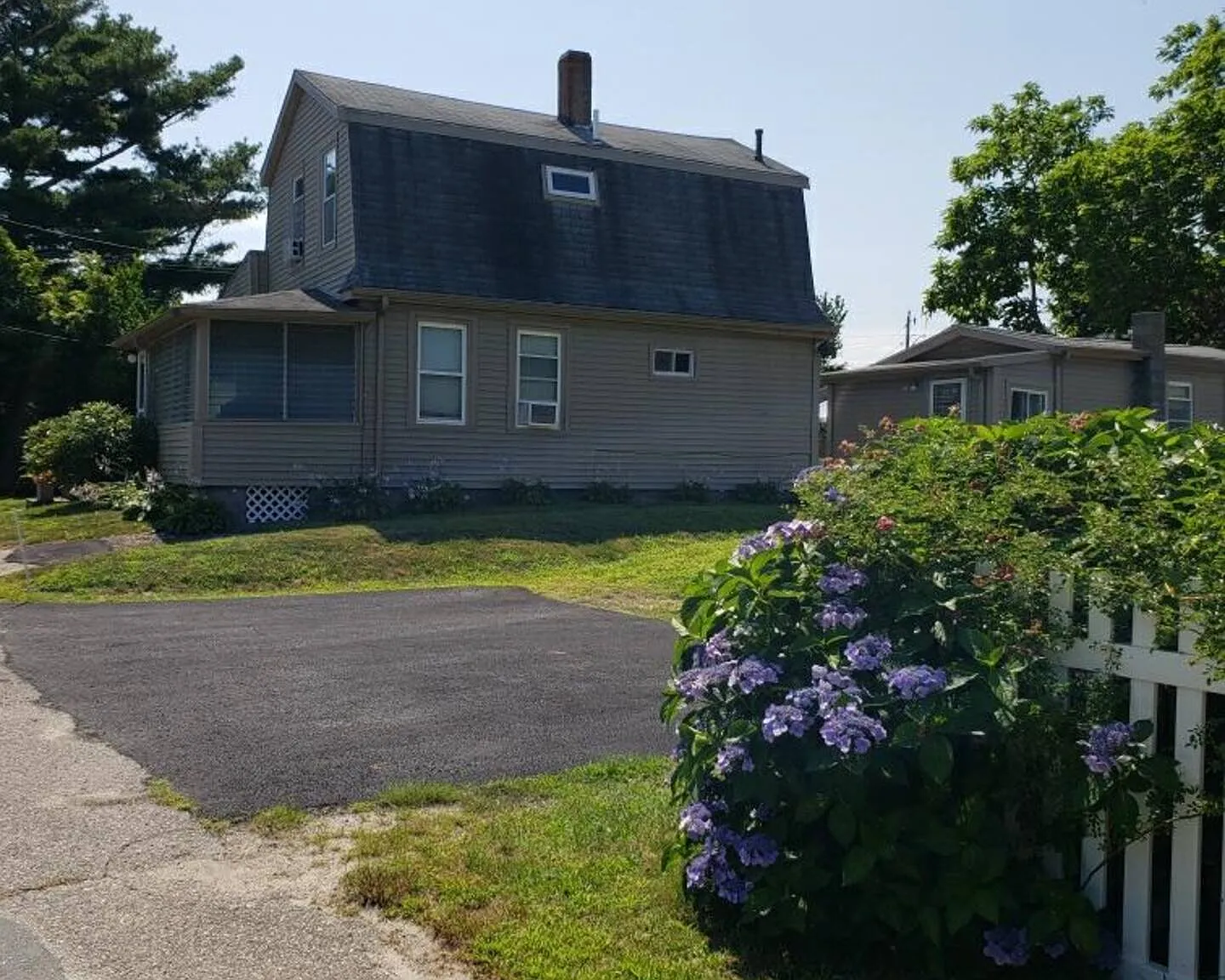 4 bed, 1800 sqft, $3,200 — Photo 2