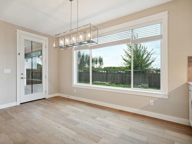 Nook with patio door