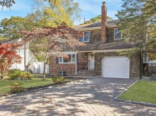355 Orchid Dr, Mastic Beach, NY 11951