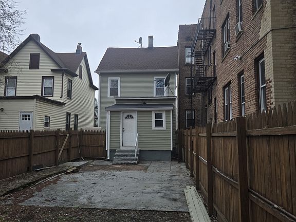 4th image of 234 1st St