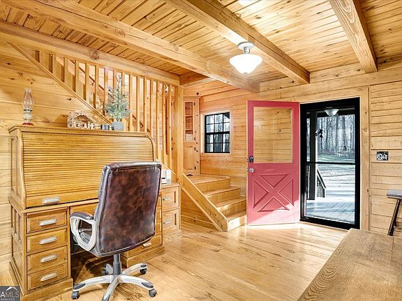 4th image of 217 Browning Rd