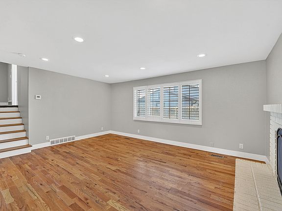 5th image of 409 E 10185 S