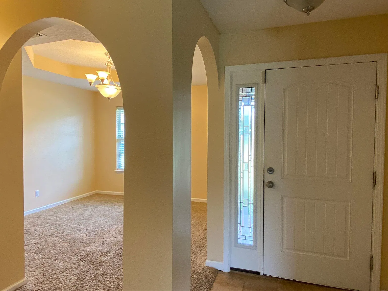 4 bed, 2100 sqft, $2,200 — Photo 2