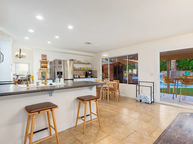 3514 N Diego — Photo 8