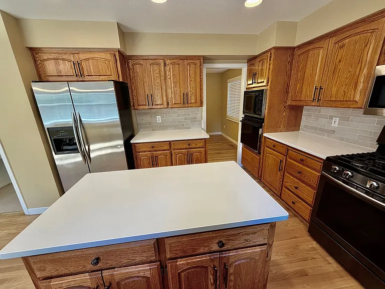 17147 Warren Ct — Photo 14