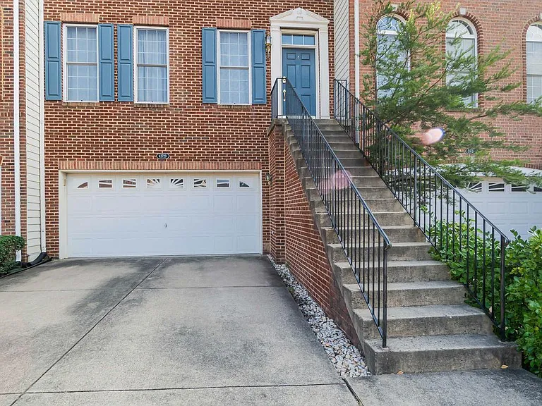 43729 Stoke Chapel Ter — Photo 3