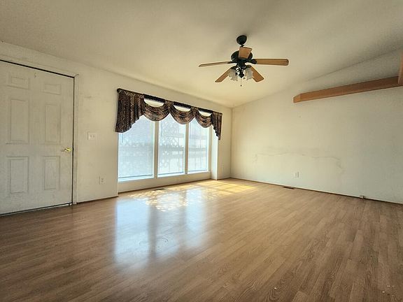 4th image of 3940 E Colorado Blvd