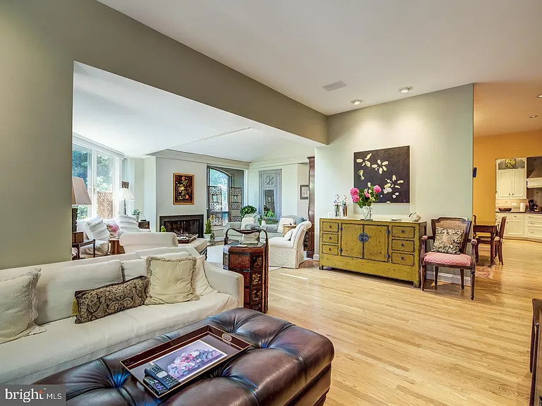 3808 Cathedral Ave NW — Photo 26