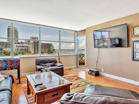 3rd image of 20 Island Ave APT 516