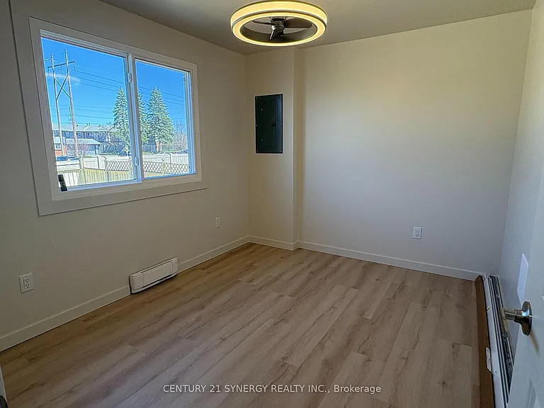 93B Tarquin Cres — Photo 20