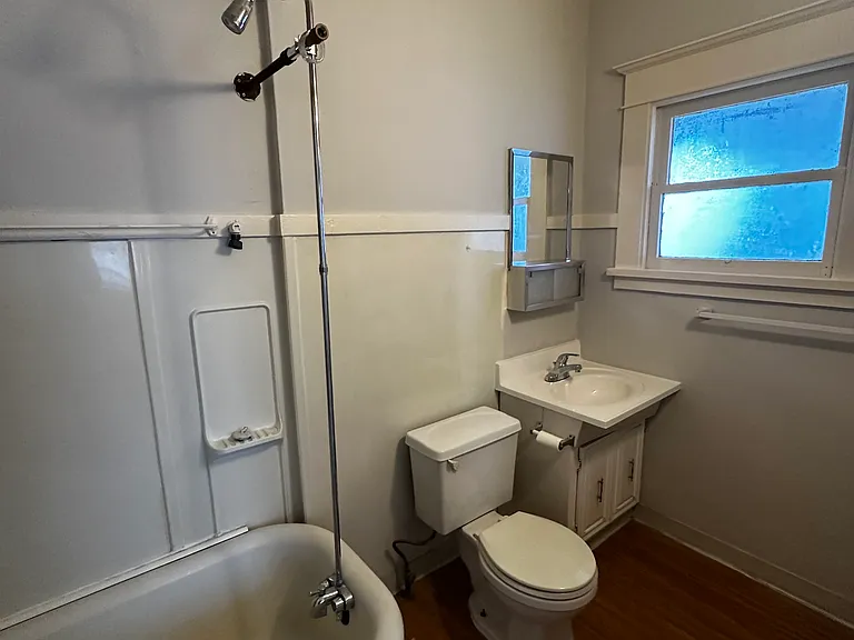 Bathroom with clawfoot tub