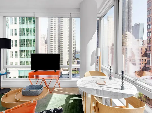 225 E 39th St, New York, NY