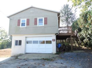 226 Meadow Valley Rd, Ephrata, PA 17522