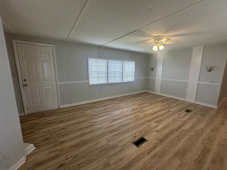 2430 Catherine Lake Rd #3 — Photo 10