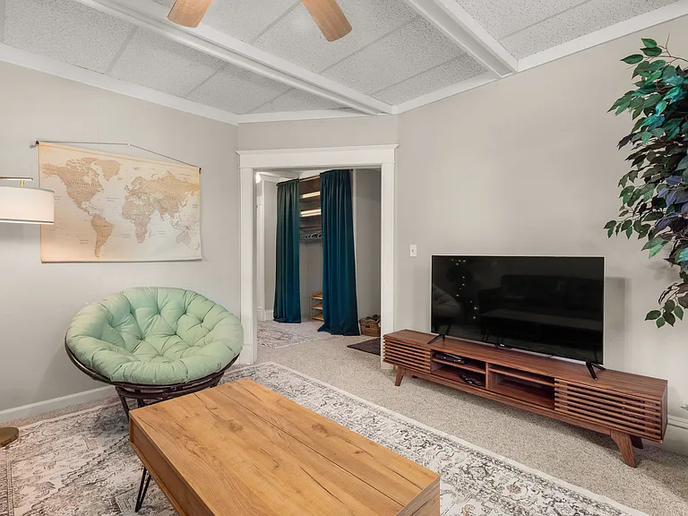 1117 W Spofford Ave #1 — Photo 25