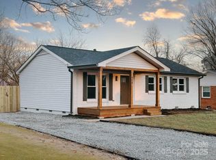 915 Tilden Rd, Charlotte, NC 28214