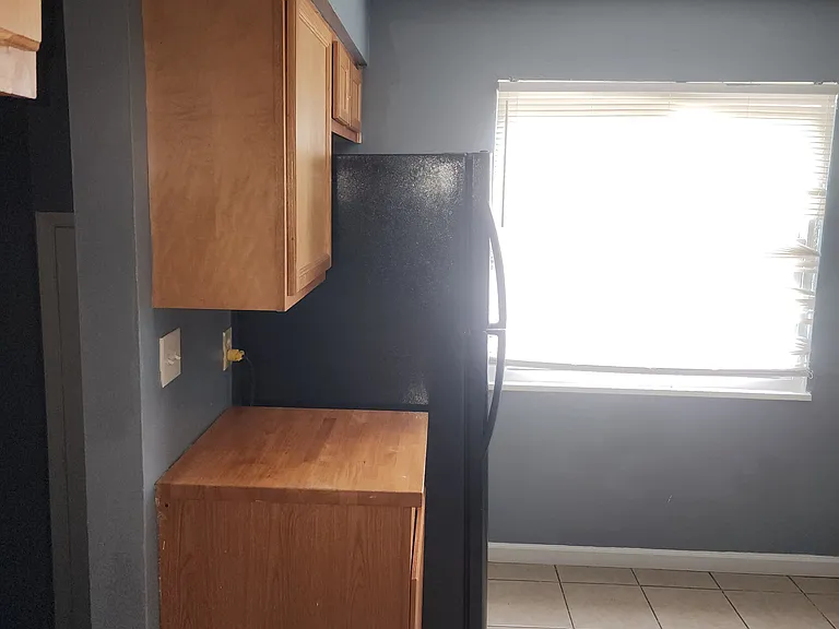 400 S Napoleon Ave — Photo 13