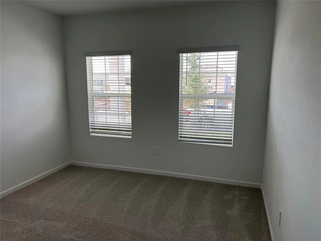 4 bed, 3.0 bath, 2992 sqft, $3,400 — Photo 3
