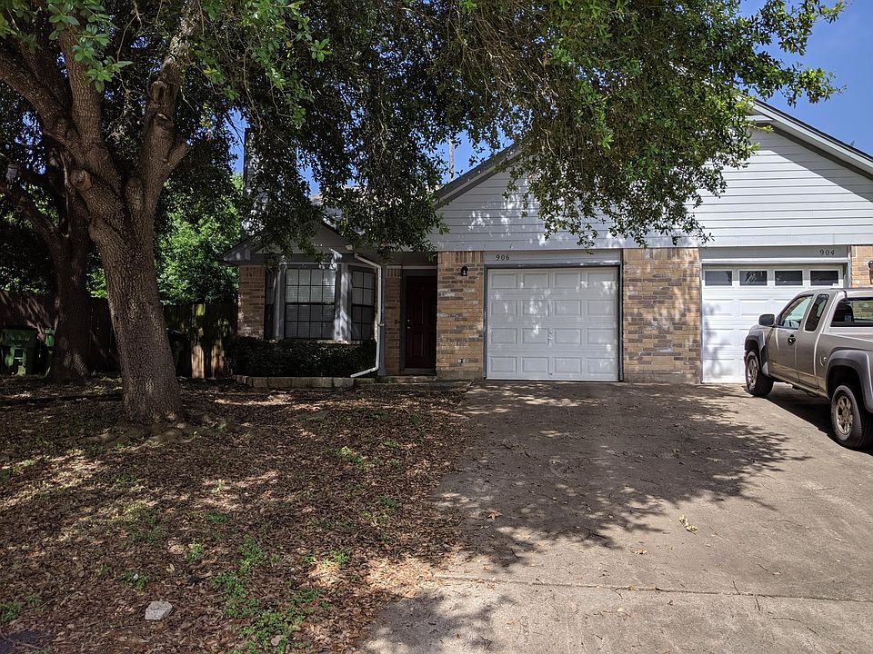 front (left side of duplex is 906)