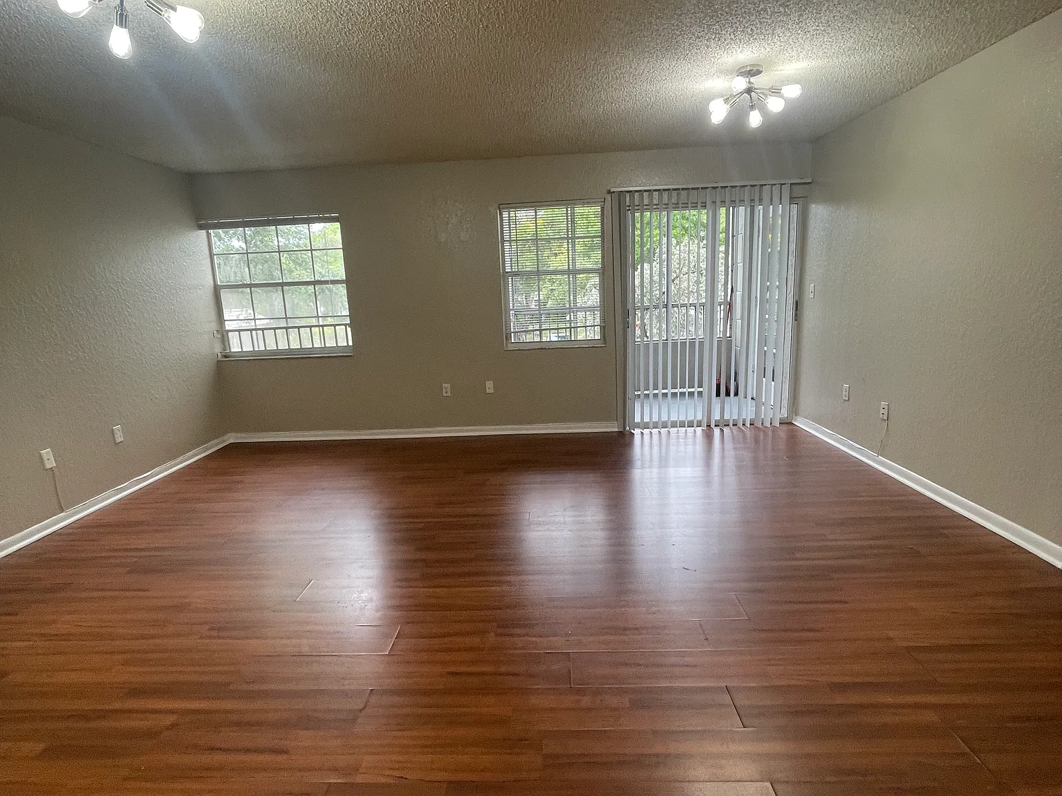 2 bed, 804 sqft, $2,100 — Photo 3
