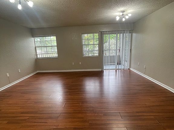 3rd image of 2831 N Oakland Forest Dr APT 206