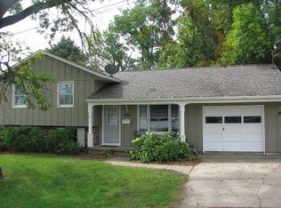 906 Campbell St, Galena, IL 61036