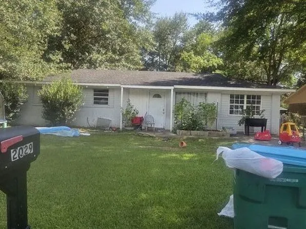2029 Prince George Dr, Gautier, MS 39553