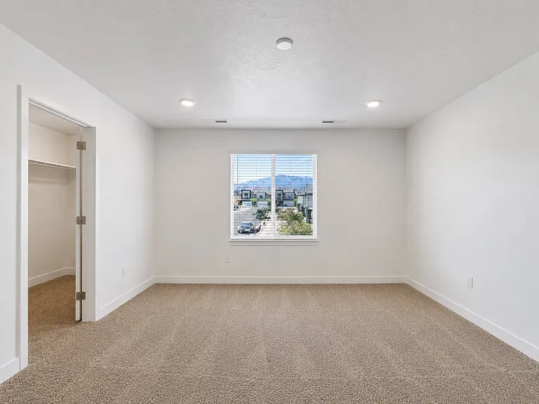 3361 E Elkhorn Ln — Photo 14