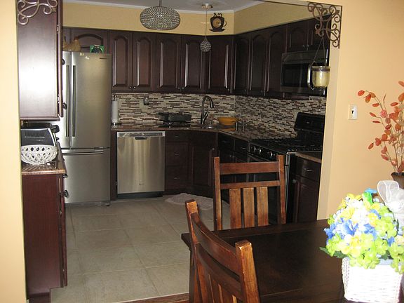 4th image of 21A Fuller Ct
