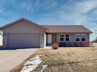 1710 Parkside Dr, Belvidere, IL 61008