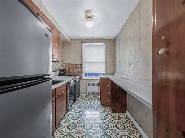 2625 Union St APT 6A, Flushing, NY 11354