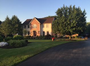 43 Park View Dr, Pittsford, NY 14534