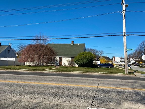 2nd image of 106 Wantagh Ave