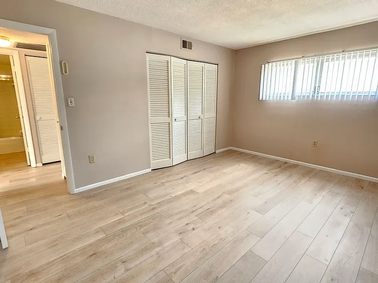 509 W Venice Ave #102 — Photo 18