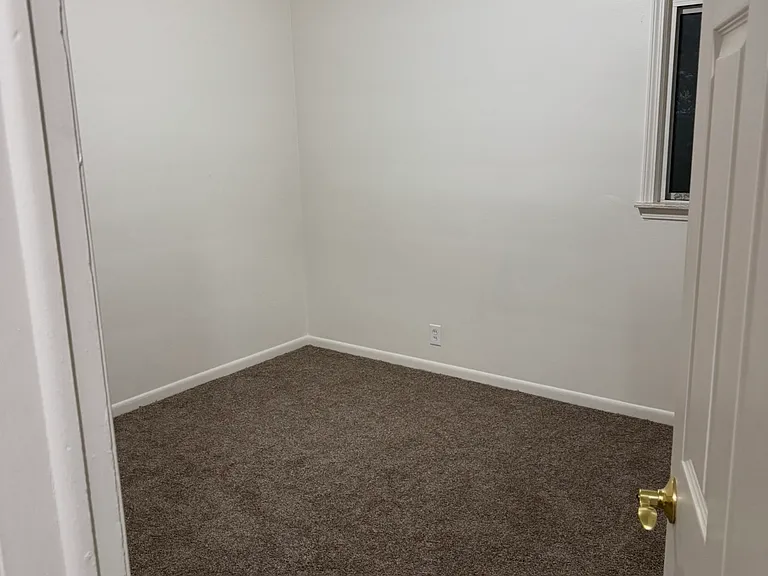 22840 Piper Ave — Photo 9