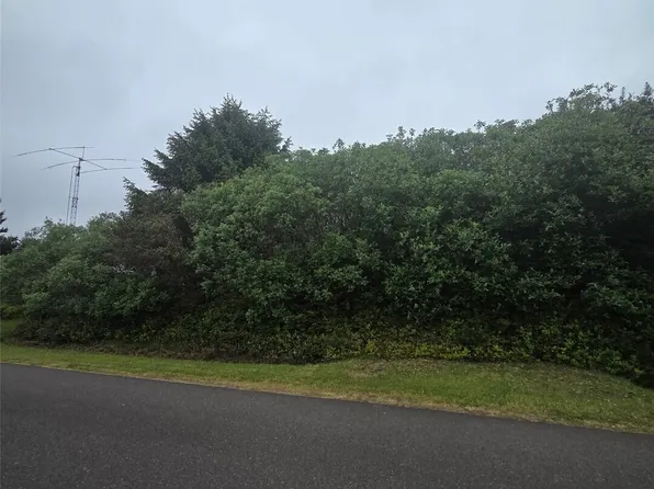 392 S Wynoochee Drive SW, Ocean Shores, WA 98569