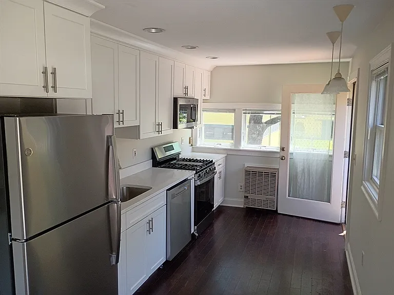 106R Main — Photo 10