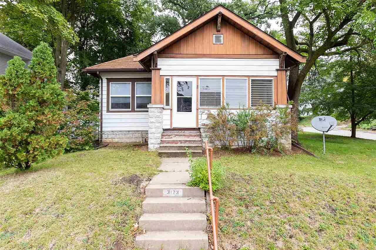 3123 7th Ave photo 1