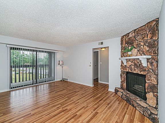 5th image of 13645 S Lamon Ave APT A9