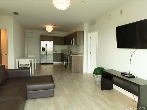 4th image of 1600 SW 1st Ave APT 1205