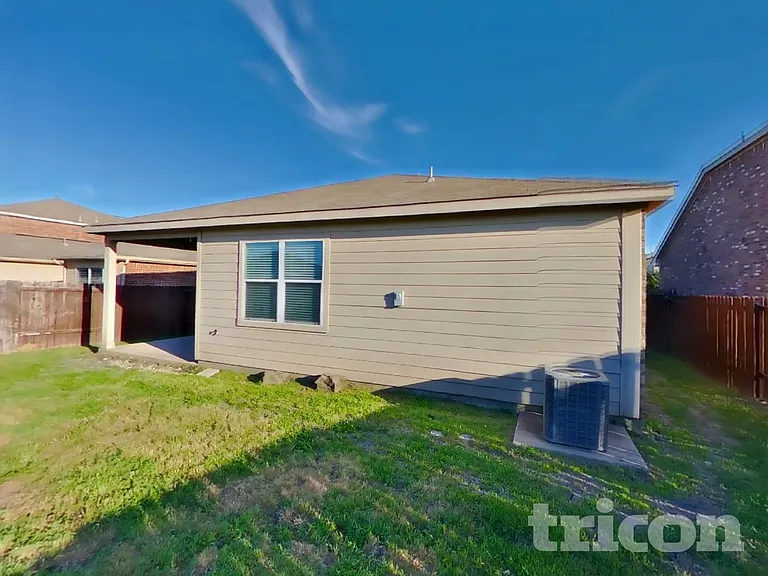 2031 Cone Flower Dr — Photo 14