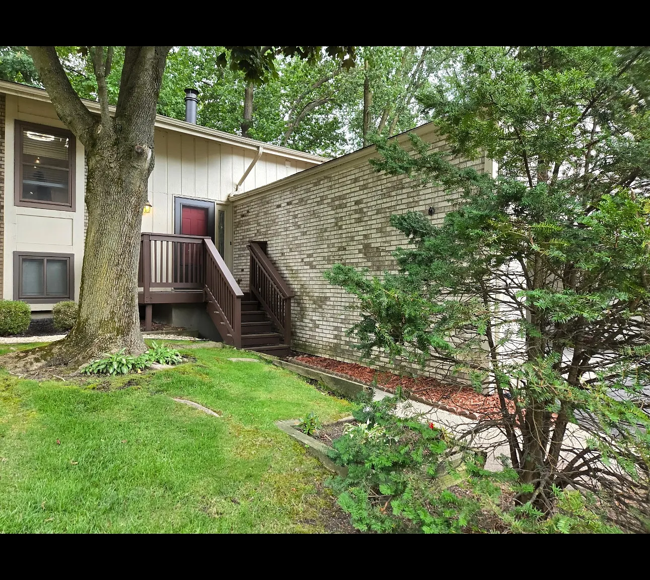 2 bed, 1.5 bath, 1786 sqft, $2,575 — Photo 2