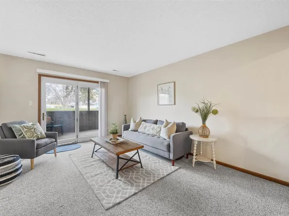 514 5th St APT A, Coralville, IA 52241
