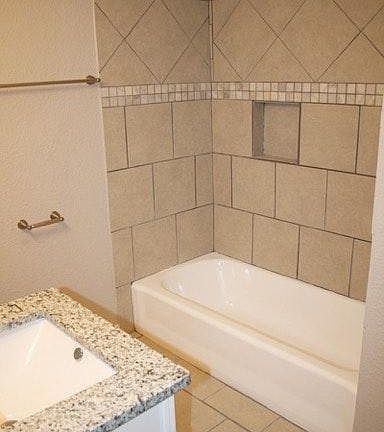 4th image of 330 Eastley Dr