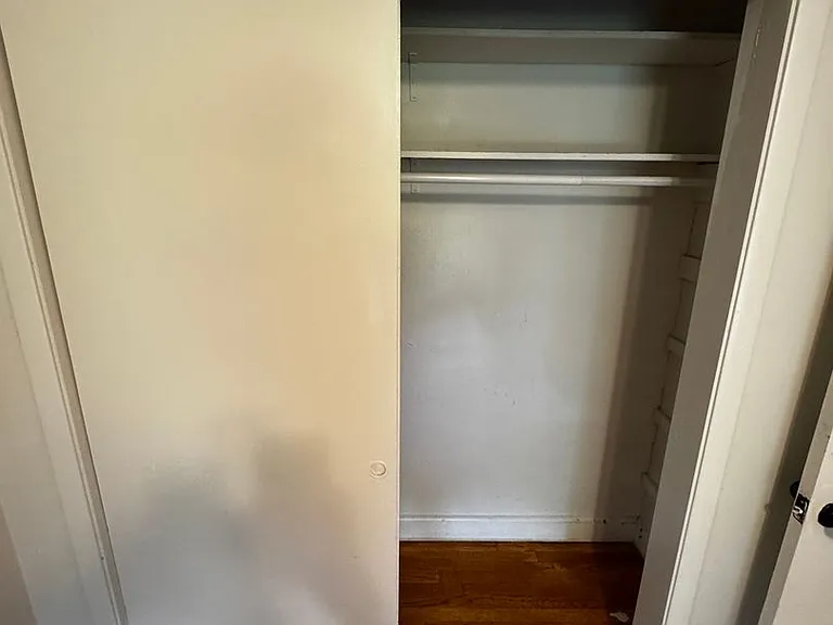 416 Stroud Rd — Photo 6