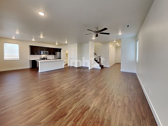4th image of 358 Smith Dr