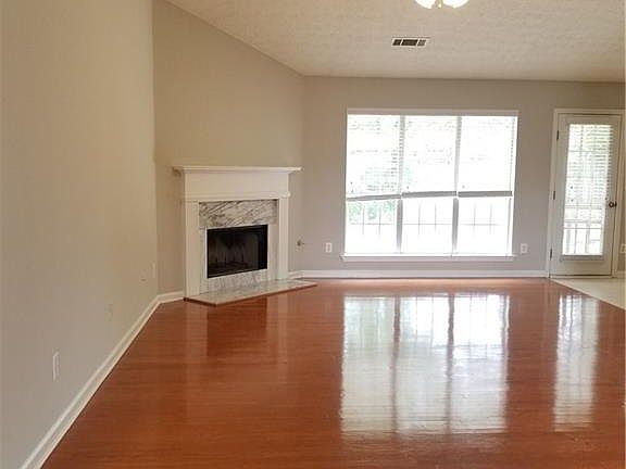 5th image of 1694 Crestfield Ln