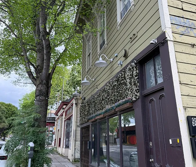 982 University Ave #B — Photo 5